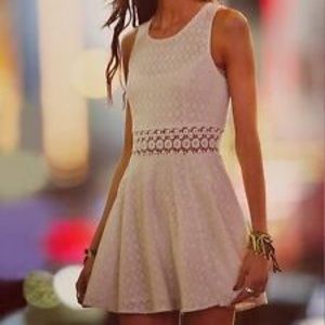 FREE PEOPLE fitted with daisies mini dress